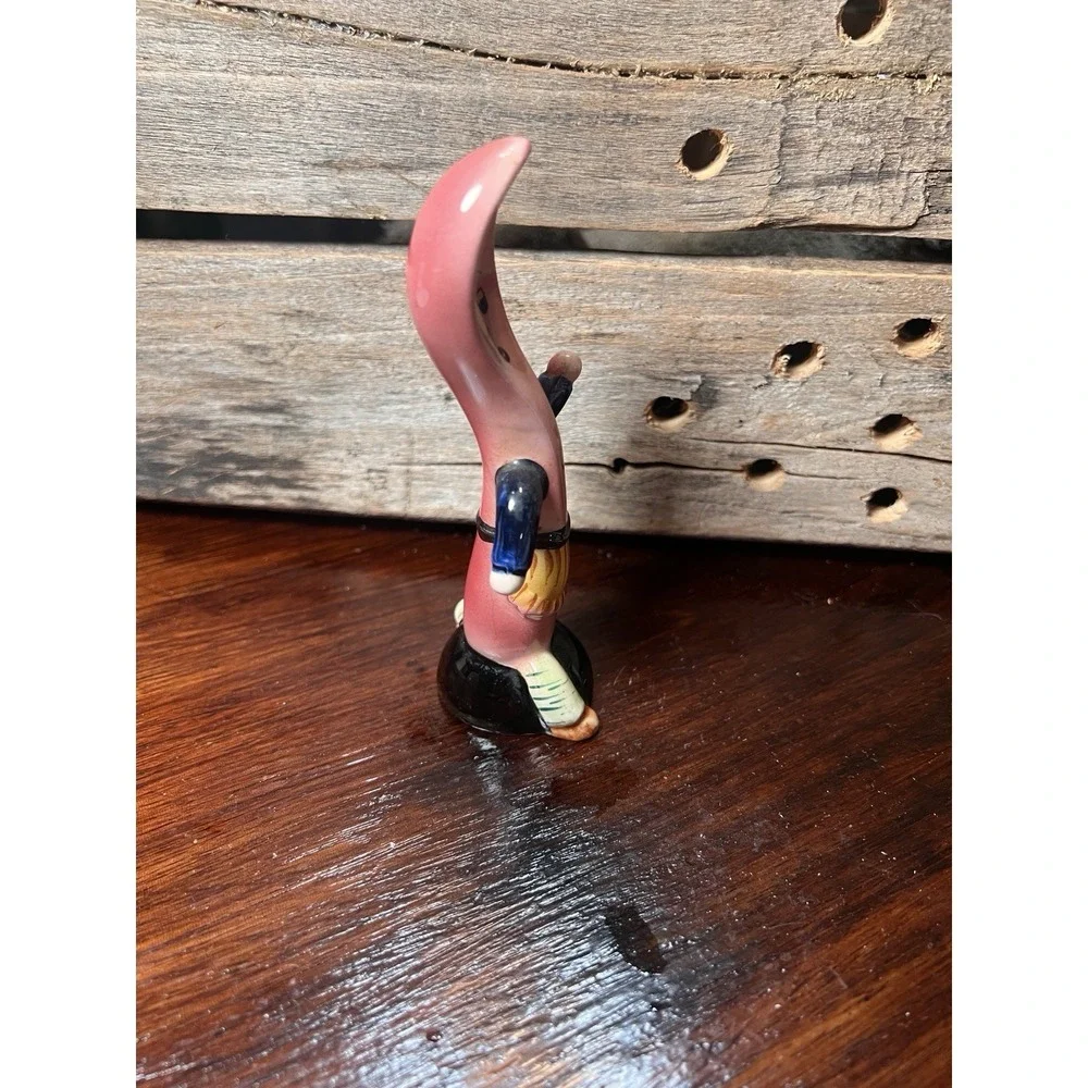 SHAKER SINGLE CERAMIC ANTHROPOMORPHIC Pink Spoon Vintage Kitschy‎ Unique 1950's